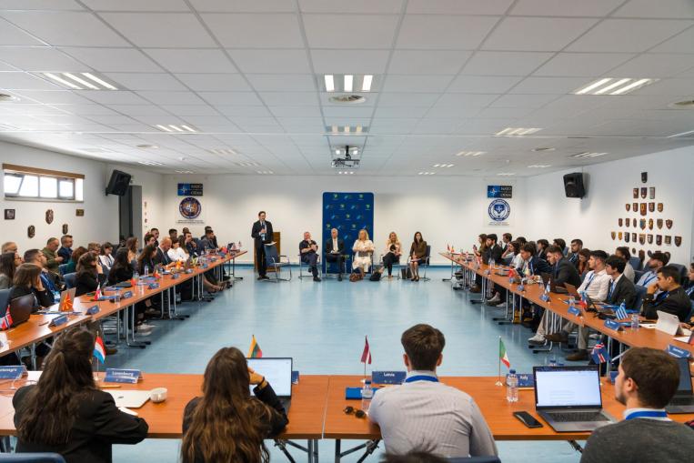 Foto 1 - Model NATO 2024